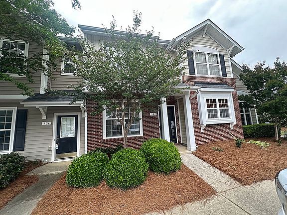 2nd image of 302 Tinderbox Ln