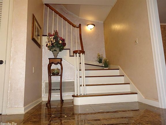 2nd image of 310 Lake Shore Dr
