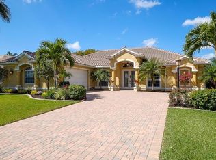 11977 Prince Charles Ct, Cape Coral, FL 33991