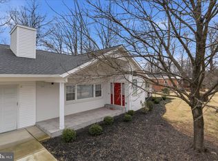 10009 Fairoaks Rd, Vienna, VA 22181