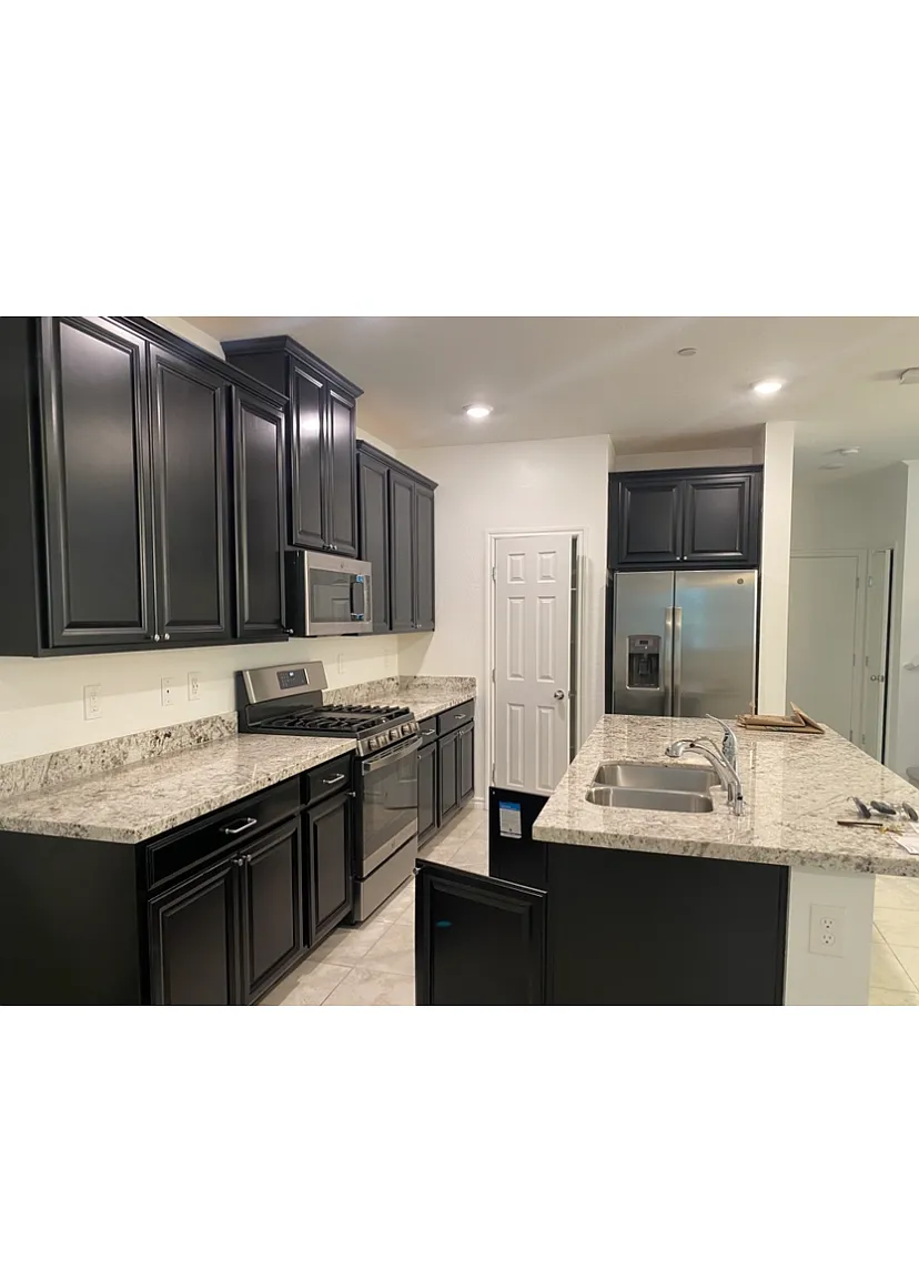 3 bed, 2.5 bath, 1827 sqft, $2,200 — Photo 1