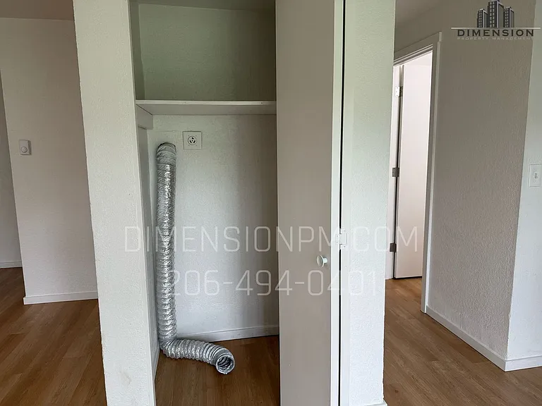 Apartment in Pacific! Easy to book Self Tours! — Photo 17