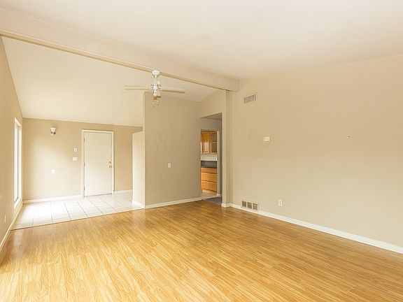 2nd image of 6541 Graylock Ln