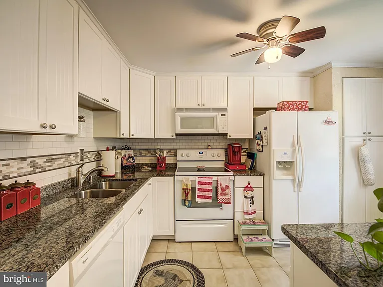 12390 Boncrest Dr — Photo 9