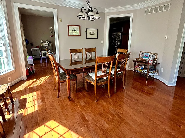 202 Cobblestone Dr — Photo 6
