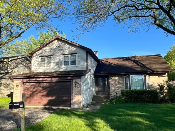 2683 Bloomfield Dr, Lisle, IL 60532