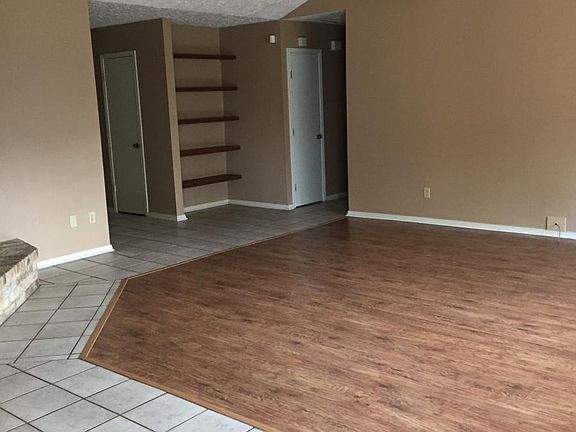 3rd image of 8755 Welles Edge Dr