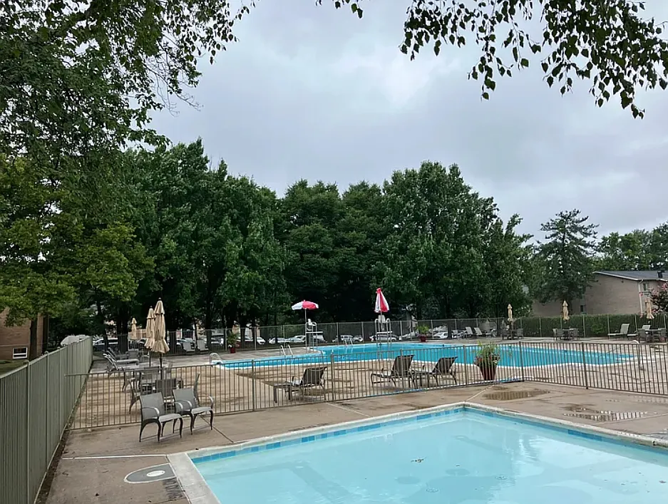 2 bed, 1002 sqft, $2,375 — Photo 2