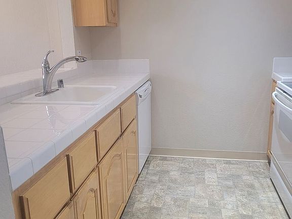 2nd image of 576 W Parr Ave Unit 31