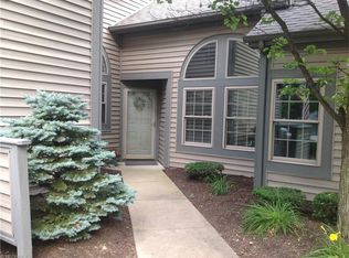 374 N Bayshore Dr #2, Columbiana, OH 44408