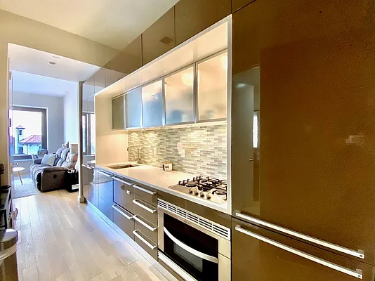 Rented by VESNA REALTY | media 6