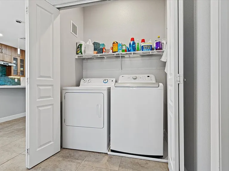 660 Peachy Canyon Cir #201 — Photo 22