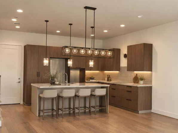11602 Royal Parkside Pl, Houston, TX 77082
