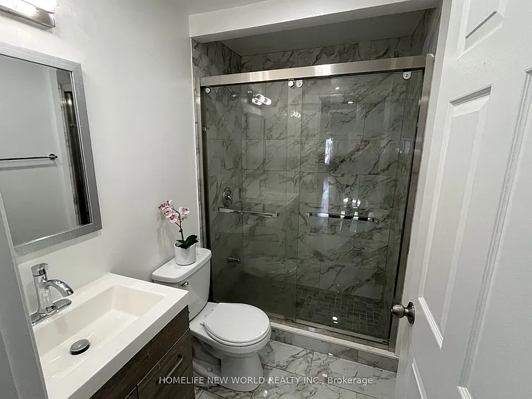 19 Britannia Ave — Photo 10