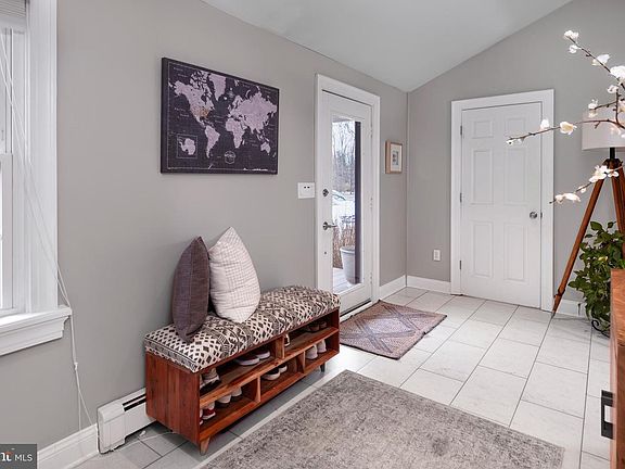 5th image of 172 Pennington Harbourton Rd
