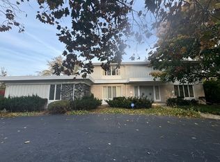 70 Graymoor Ln, Olympia Fields, IL
