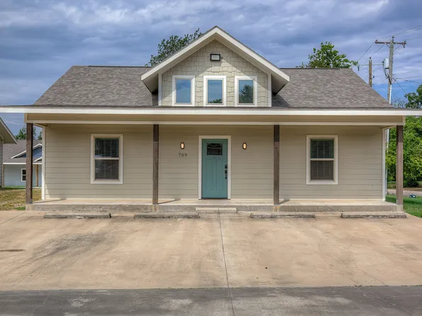 602 Maple St #1, Commerce, TX 75428