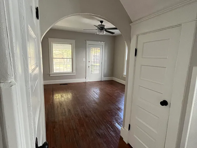 417 N Linwood Ave #419 — Photo 5