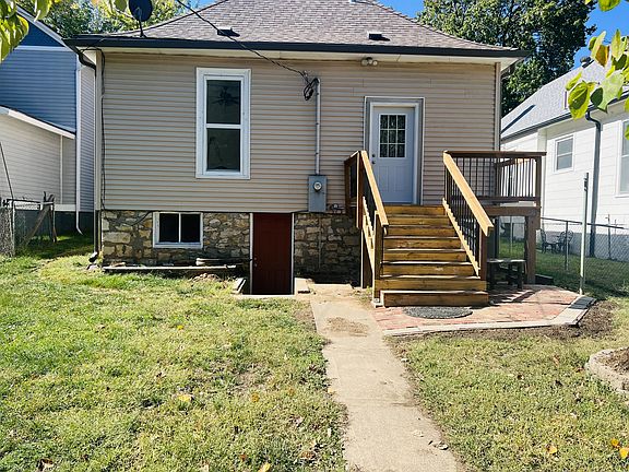 3rd image of 903 4th Ave