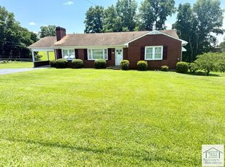 101 Glen Oak Cir, Ridgeway, VA 24148