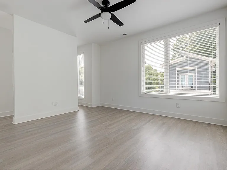 1120 Gurley St #B — Photo 6