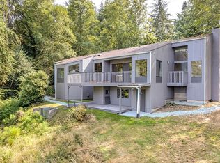 760 Greenoch Loop, Oak Harbor, WA 98277