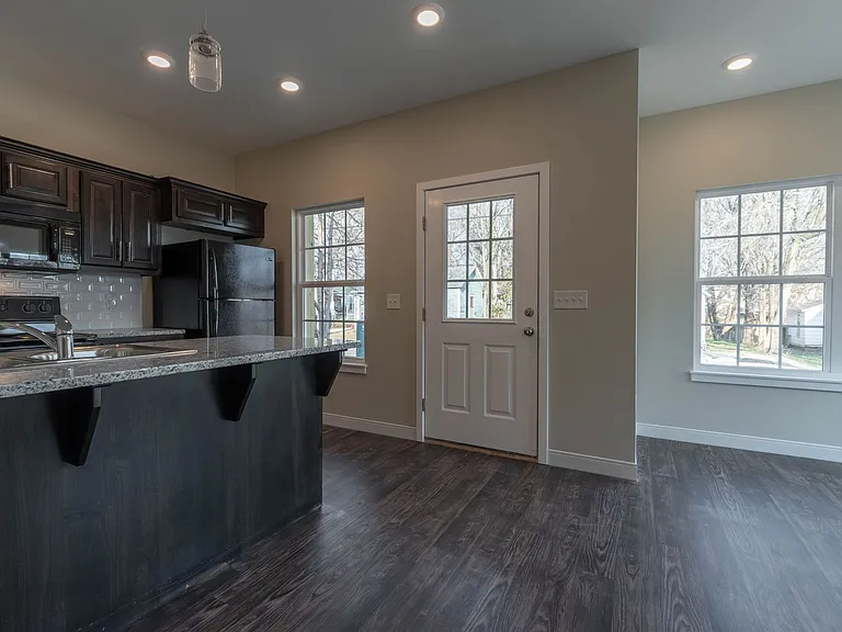 719 S. Main Ave — Photo 23