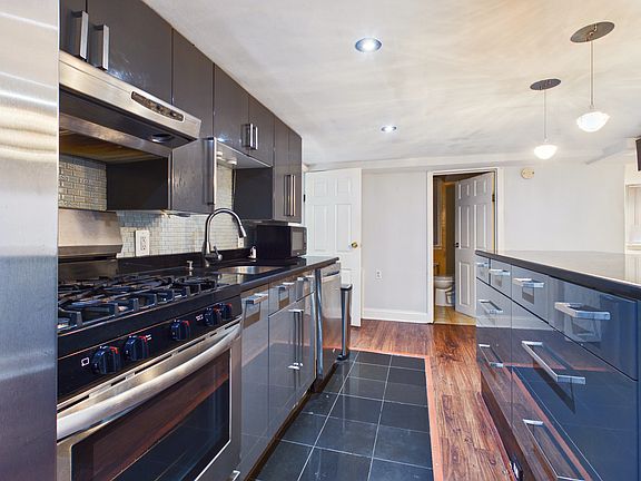 4th image of 1409 Monroe St NE #2