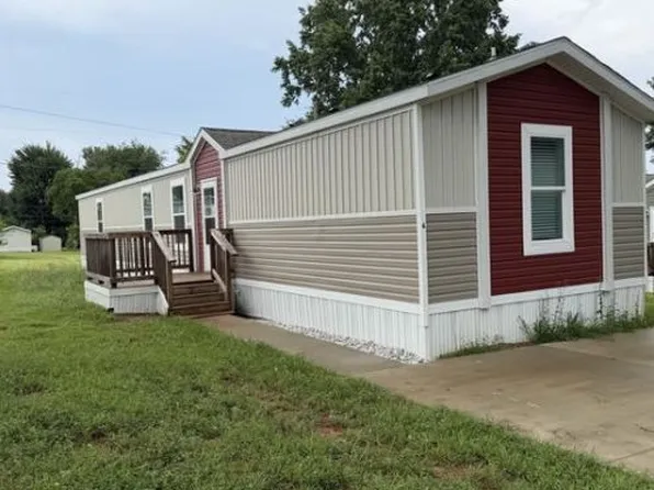 1855 S Wilson Rd, Radcliff, KY 40160