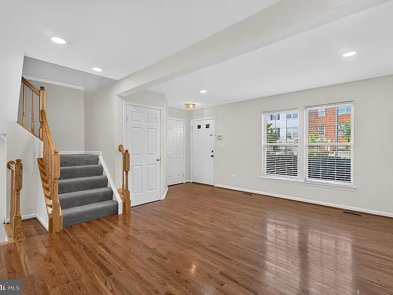 15044 Gaffney Cir — Photo 7