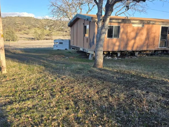 3400 Fir Ct, Hornbrook, CA 96044