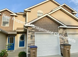 209 Pointe Ln, Raymore, MO 64083