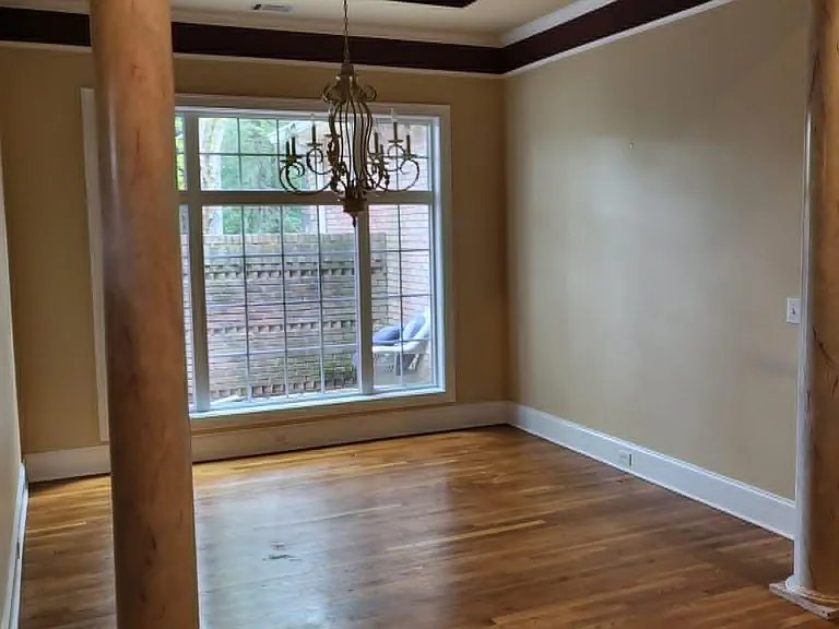 406 Royal Crest Cir — Photo 9