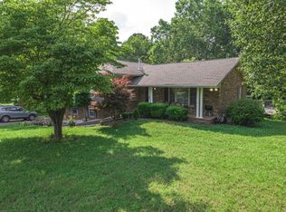 2300 Woodmont Dr, Springfield, TN 37172