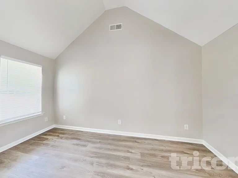 253 Cobblestone Ln — Photo 4