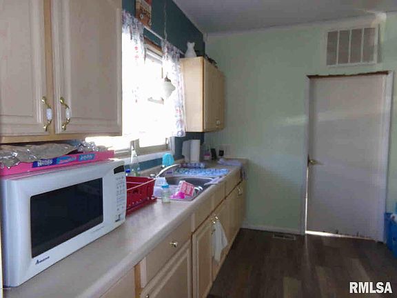 4th image of 1407 Monroe Ave