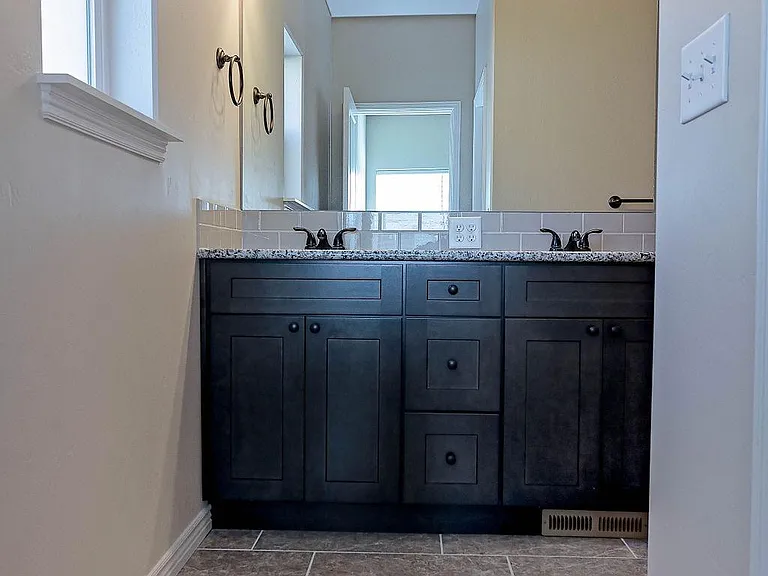 805 Shadowleaf Ave — Photo 10