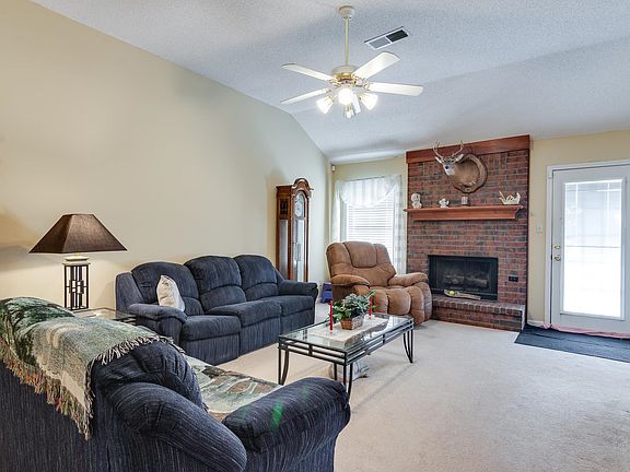 2nd image of 796 Radiance Dr