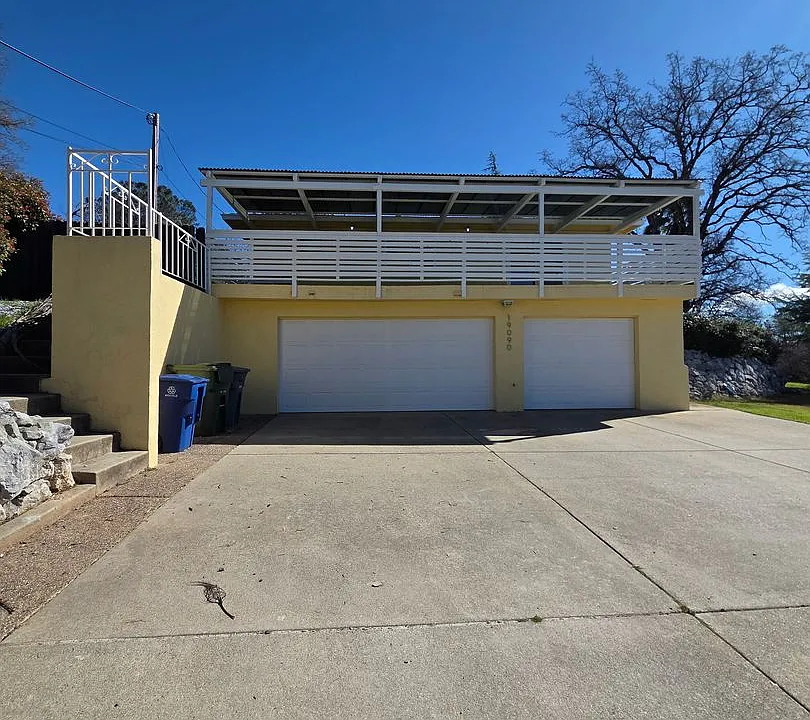 19090 Hollow Ln