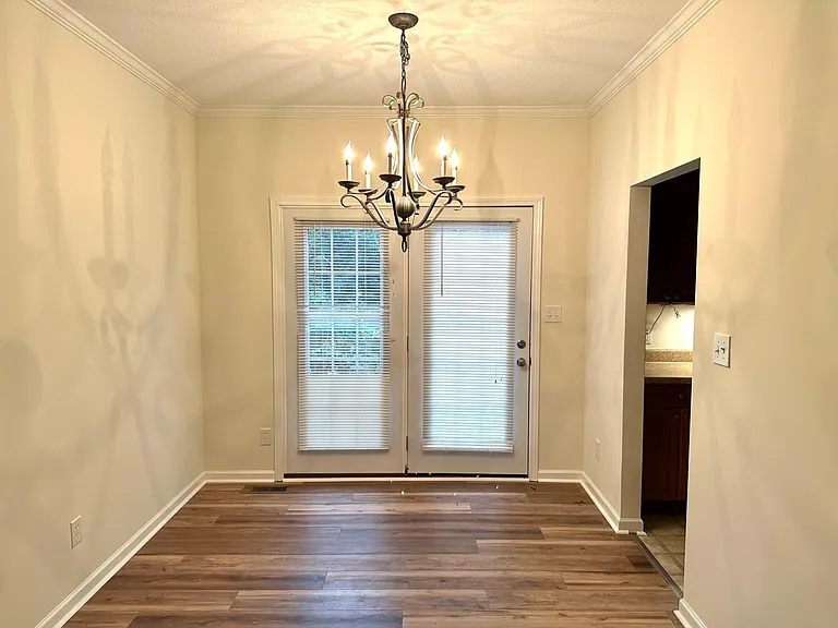205 Shelton St — Photo 24