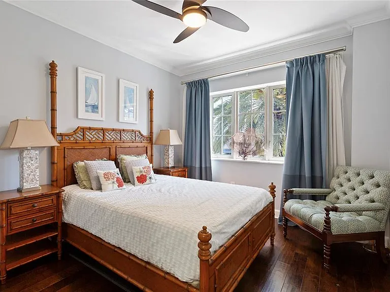 300 Beach Dr NE #302 — Photo 20