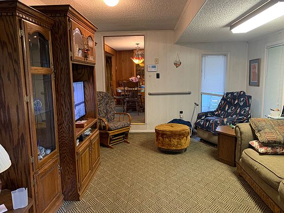 5th image of 1111 N Leslie St
