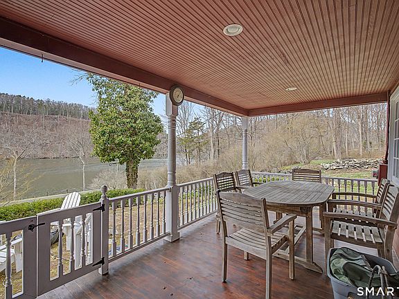 3rd image of 75 Lake Lillinonah Rd N