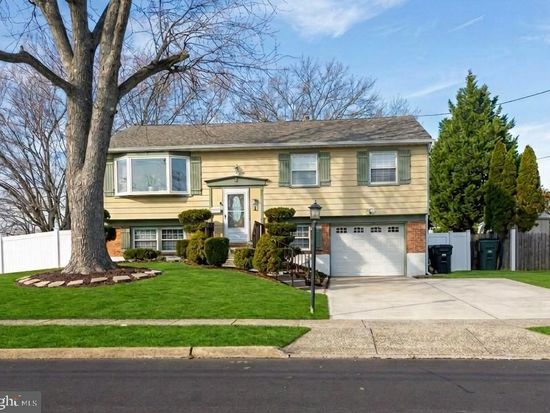 139 Fairmount Ave, Blackwood, NJ 08012