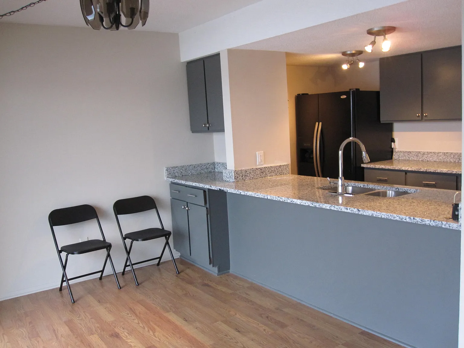 2 bed, 2.0 bath, 1028 sqft, $1,700 — Photo 2