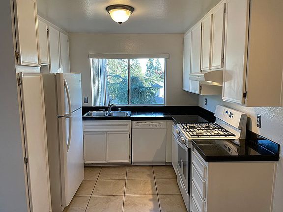 5th image of 10382 Alphonse St Unit F4