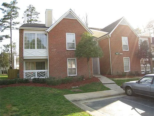 1001 Kingswood Dr #I Photo 1