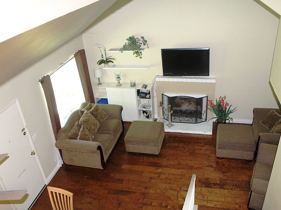 Family Rm w/ Fireplace