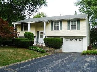 2 Horatio Ln, Gates, NY 14624