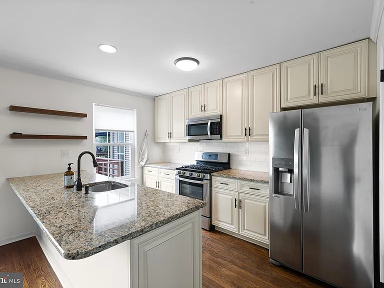 328 Countryside Ct — Photo 10
